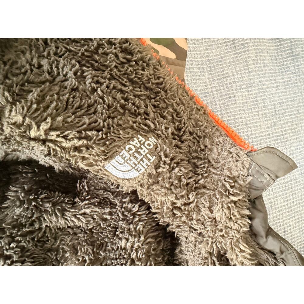 The North Face Reversible Mount Chimbo Hooded Jacket - Picture 8 of 10